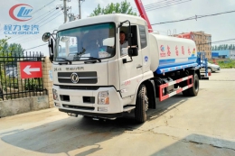 東風(fēng)天錦多功能抑塵車