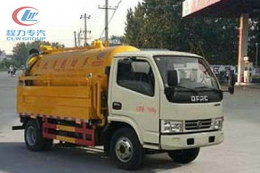 程力威CLW5070GQW5清洗吸污車